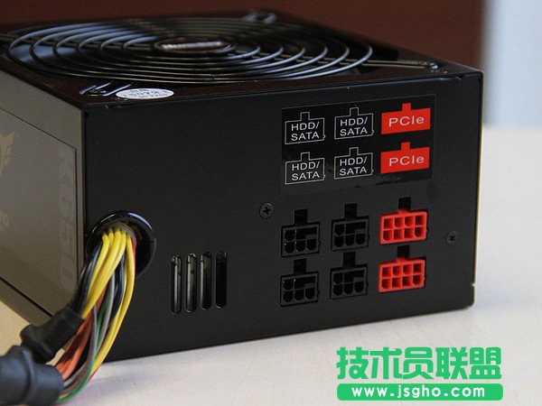 要想電腦主機(jī)更省電?4款值得買的金牌電源推薦